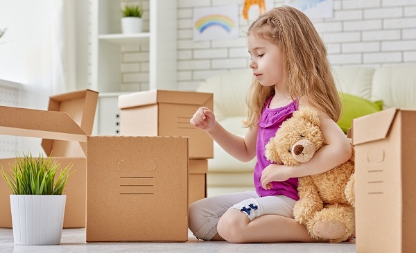 Comment préparer un enfant avant et après un déménagement ?